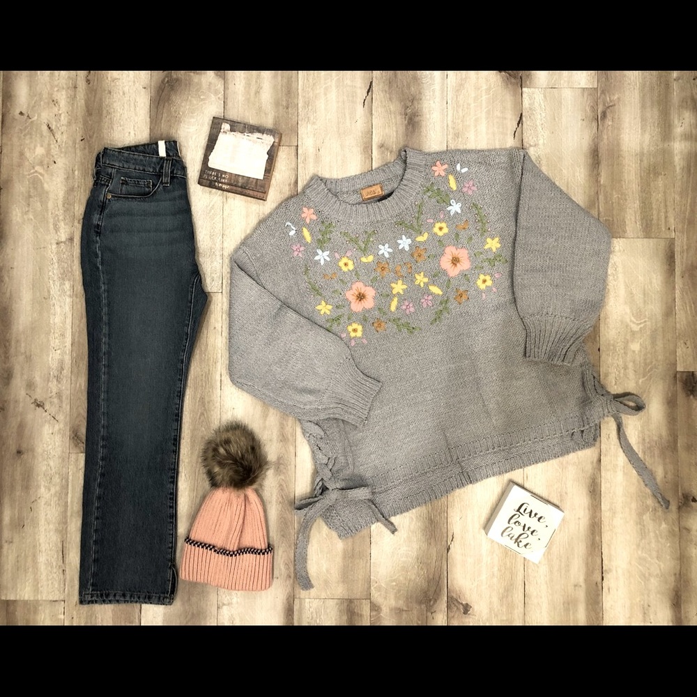 POL Sweater such a beautiful embroidered sweater NWOT